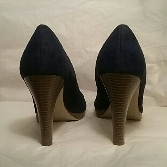 Fioni Pumps - Picture 5 of 8